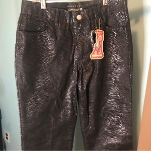 Dollhouse 💐 faux snakeskin straight leg. Junior 11/12. Black new with tags